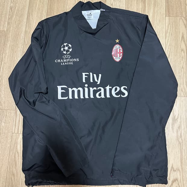 아디다스 AC밀란 트레이닝 상의 M