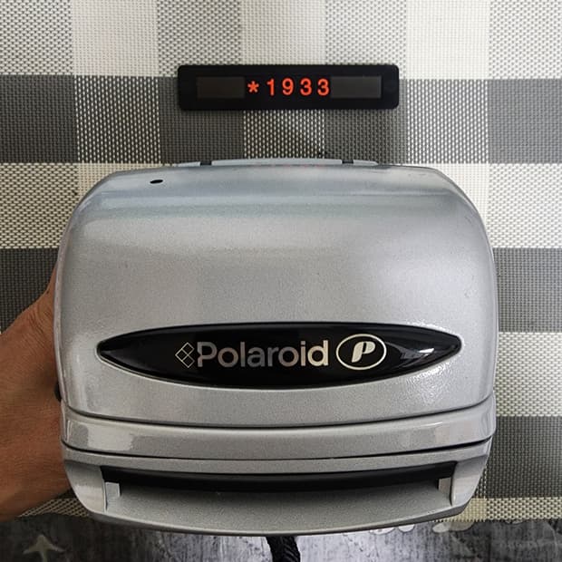 폴라로이드 600 P 실버 즉석카메라