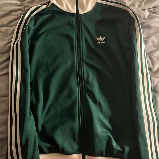 아디다스 그린 트랙탑 