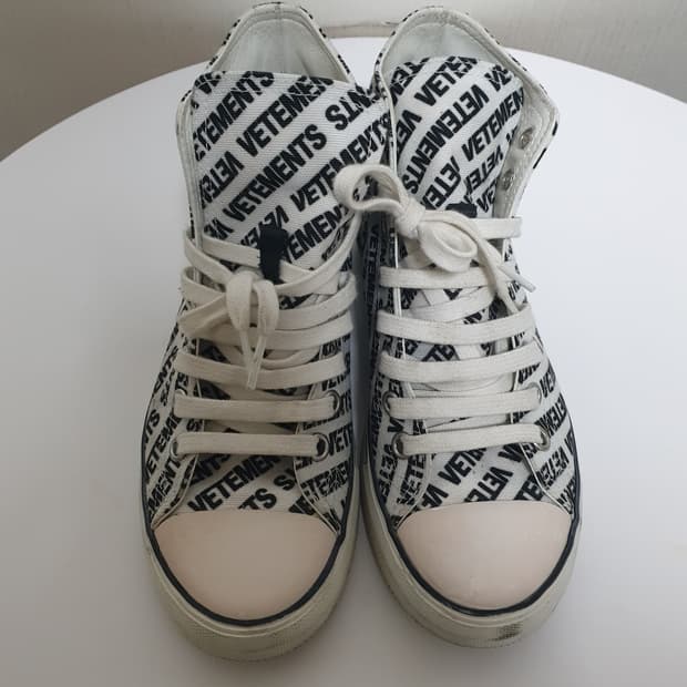 베트멍 로고 패턴 하이탑 스니커즈
