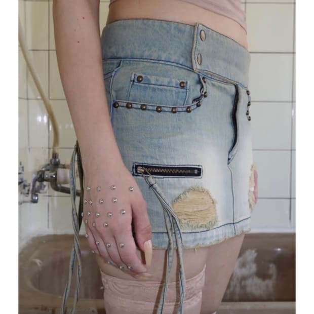 비엔프롬 미니스커트 판매합니다 (핏 색감 예쁨)