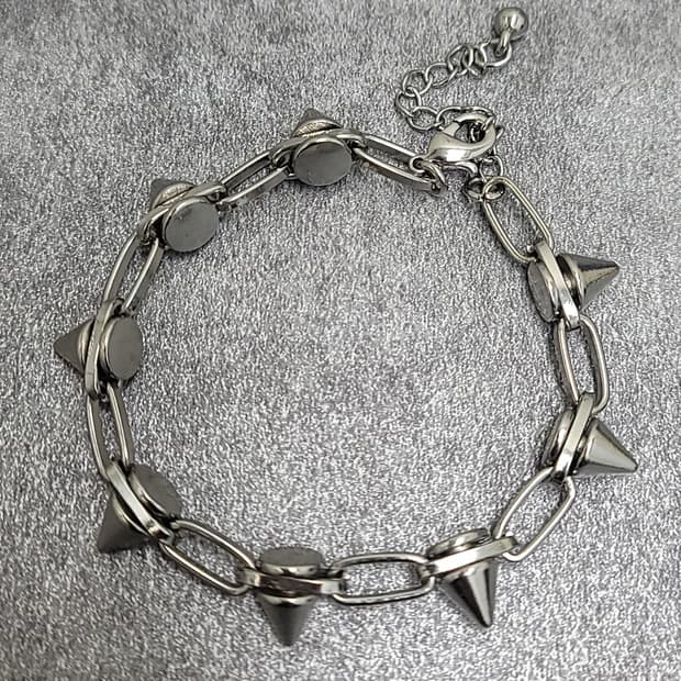 스터드 스파이크 팔찌