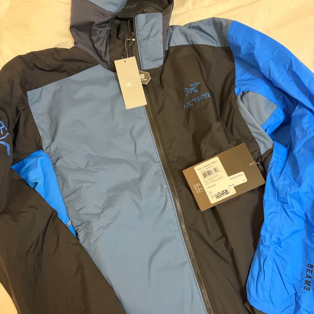 아크테릭스X빔즈 아톰 보로블루 L 새상품