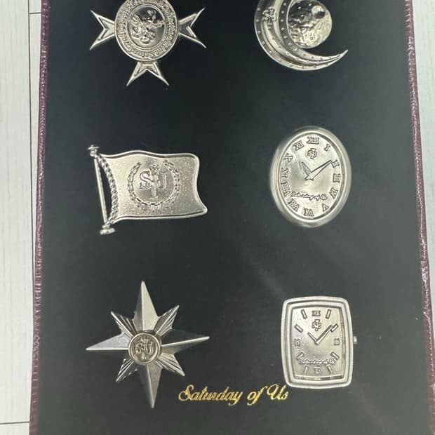 Stu 스냅 브로치 6종 판매합니다