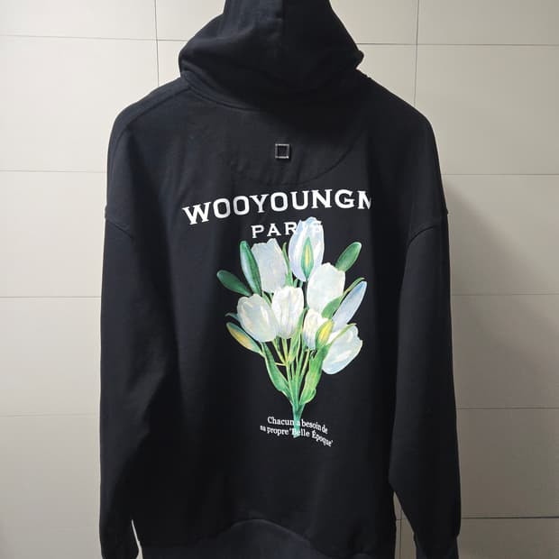우영미 22S 플라워 백로고 후드티 50 (105 오버핏)