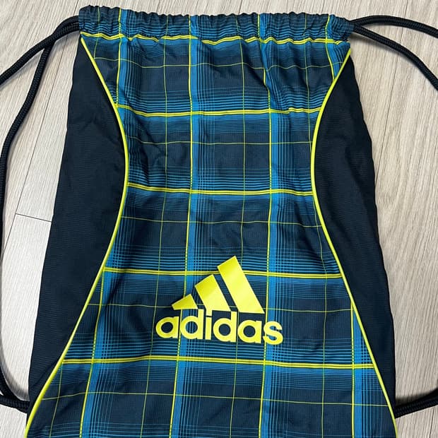 아디다스 체크 짐색