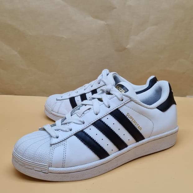 아디다스 슈퍼스타 스니커즈 220
