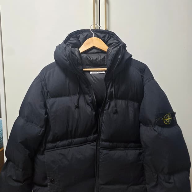 스톤아일랜드 25FW 매트 립스탑 코듀라 다운 파카 블랙 [XL]