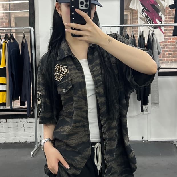 밴슨 레더 타이거 카모 투웨이 셔츠 집업