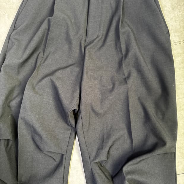 시그니처 파라슈트 하프밴딩 슬랙스 M 팝니다