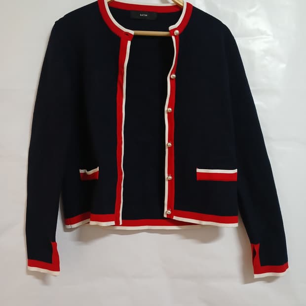 (85)SATIN 샤틴 진주단추 라인배색 니트가디건 네이비