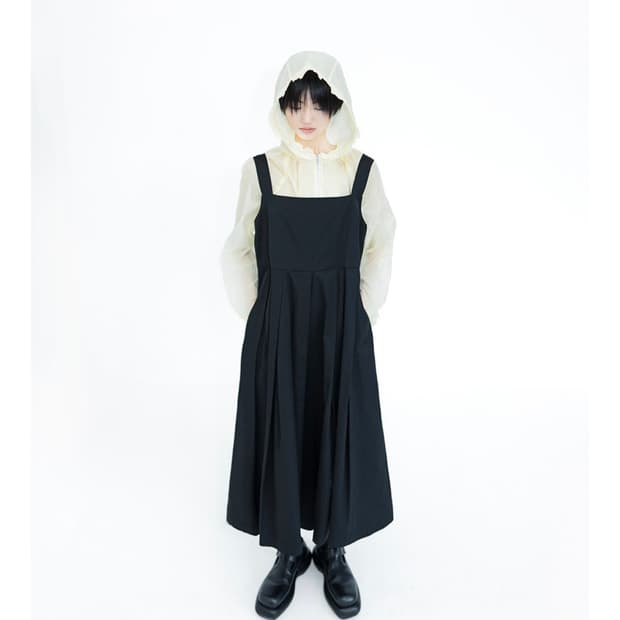 유노이아 스트링 턱 드레스