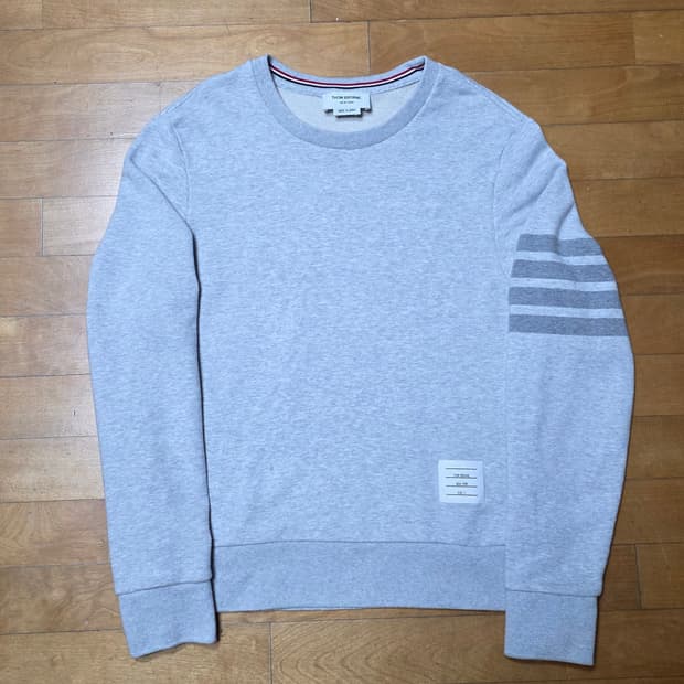 [2,새상품급]톰브라운 사선완장 맨투맨