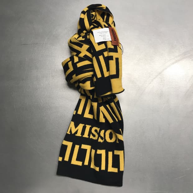 미쏘니 로고 머플러 