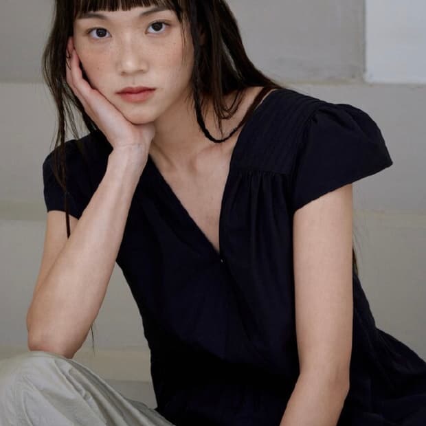 아우로 블라우스 셔츠 OURO PUFF PIN TUCK BLOUSE