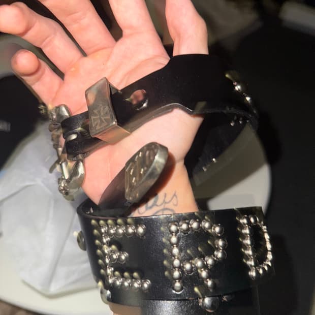 (105) ERD 앙팡리쉬 데프리메 ‘ERD’ 로고 스터드 벨트