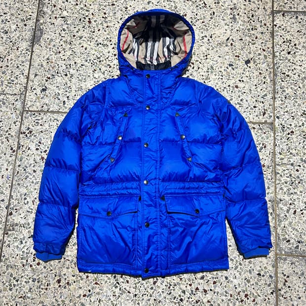 버버리(Burberry)블루 후드 다운 패딩