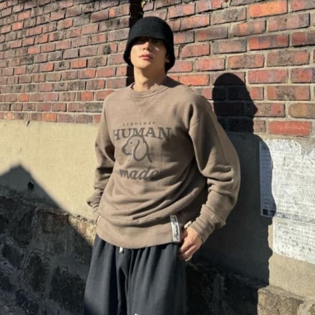 휴먼메이드 닥스훈트 츠리아미 맨투맨 스웻셔츠 팝니다