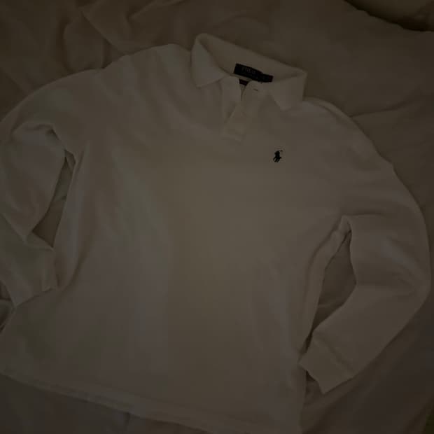 화이트 폴로 긴팔 카라티