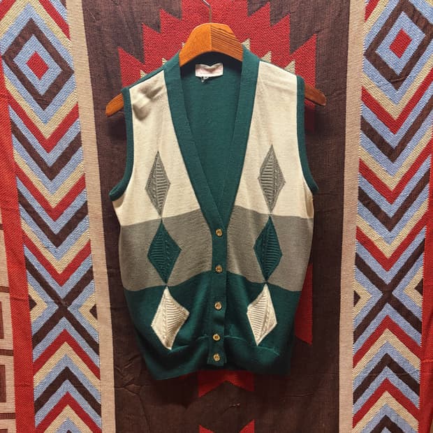 Classic agail knit vest / 아가일 니트 베스트