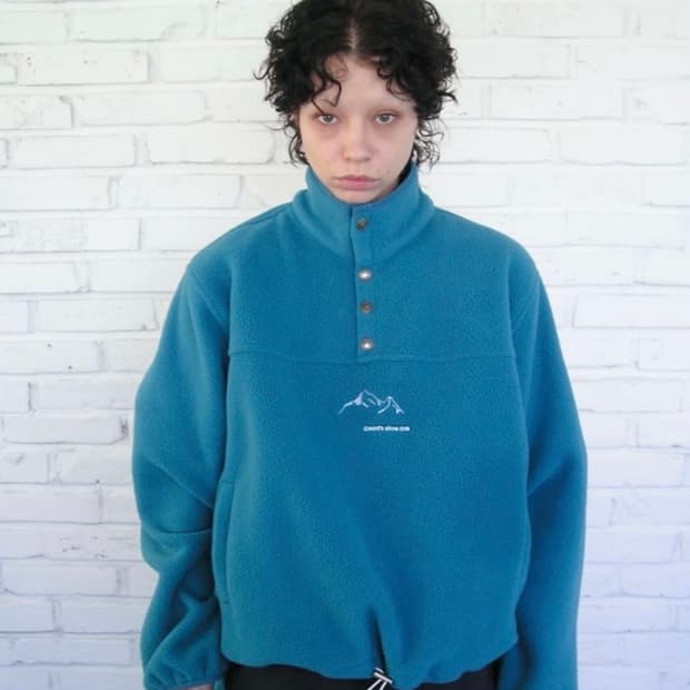 에옹쓰 mountain fleece top