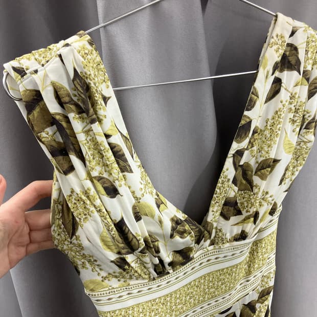 저스트까발리 보태니컬 패턴 브이넥 드레스 