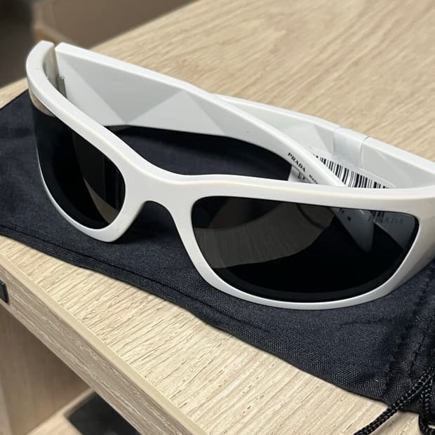 칸예 프라다 심볼 선글라스 PR A14S