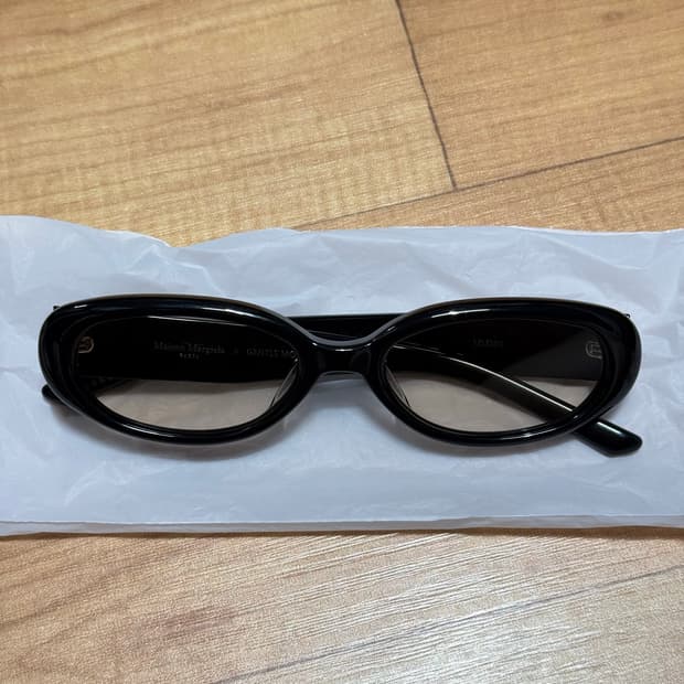젠틀몬스터 메종마르지엘라 mm206 블랙 브라운