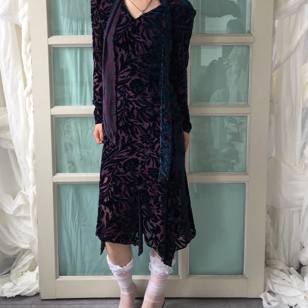 Oriental mood velvet pattern tied onepie