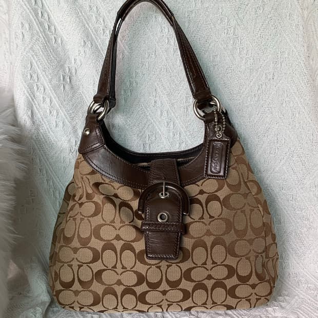 Coach Buckle Shoulder Bag Brown 🤎💼