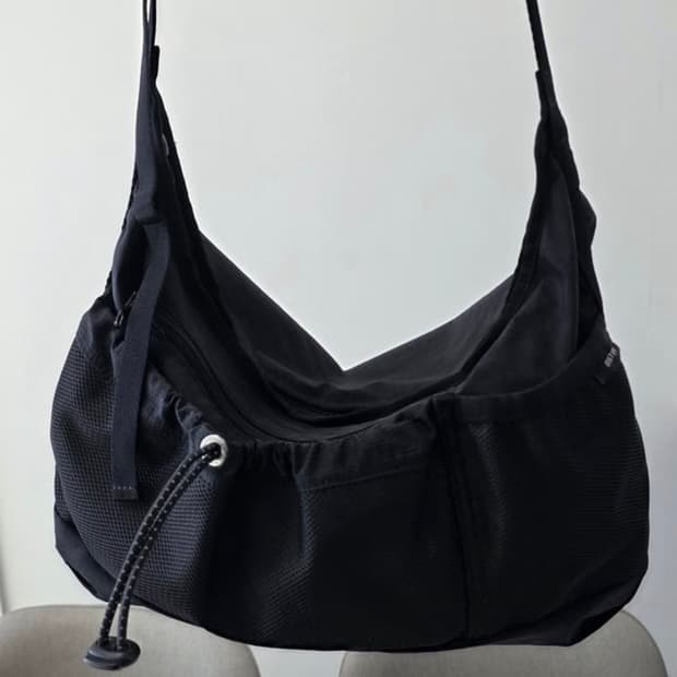 시스템옴므 드로우스트링 크로스백/숄더백