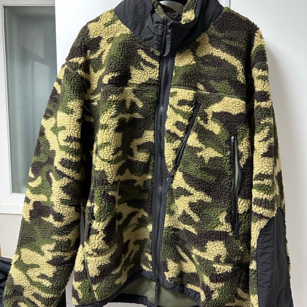 아웃스탠딩 카모 후리스