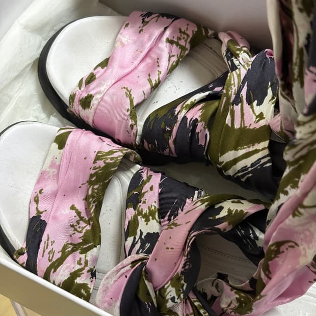 디올 실크 스트랩 샌들 👡🩷