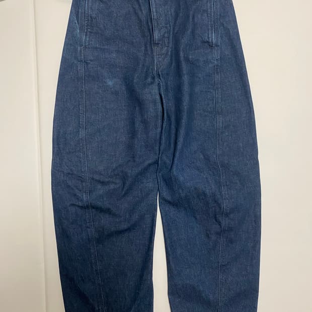 르메르 트위스트 벨티드 팬츠 인디고 L사이즈 판매합니다