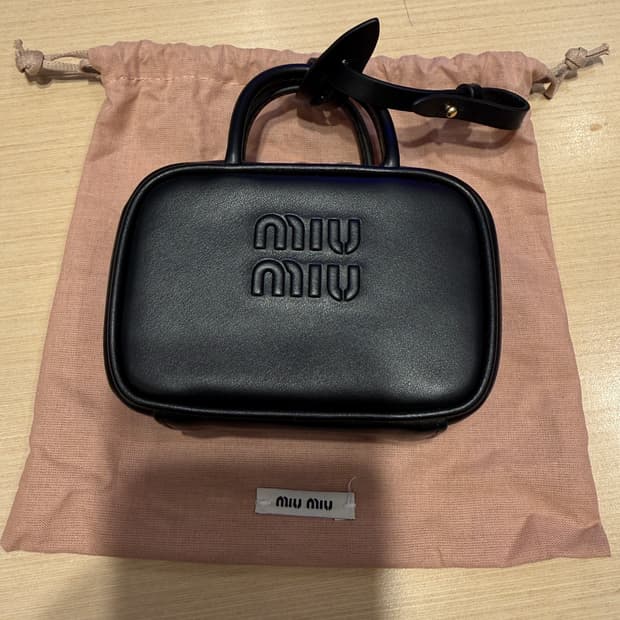 새상품) 미우미우 miumiu 마이크로 미니 보백 레더 블랙