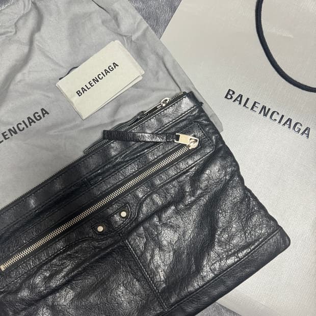 발렌시아가 모터 클러치백