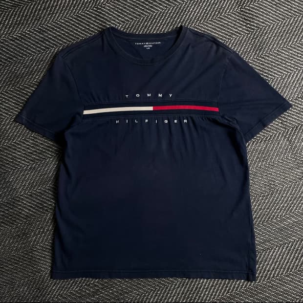 타미힐피거 빅로고 디테일 반팔 티셔츠o 2923