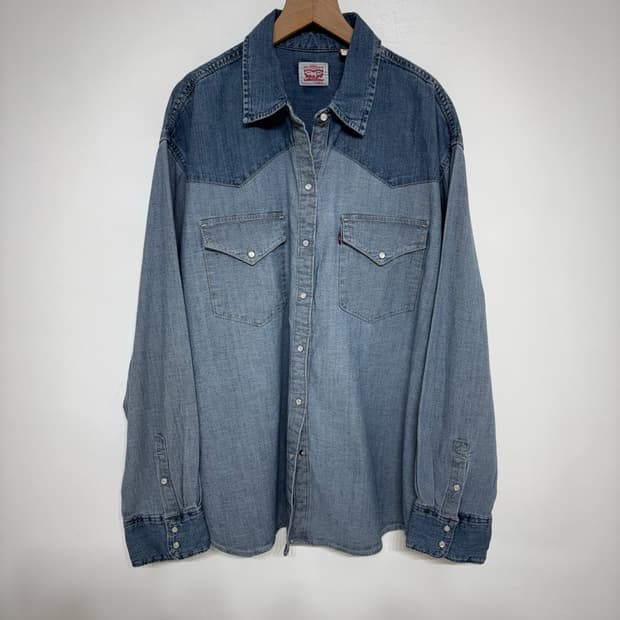 00's vtg Levi's Denim Western Shirt. 