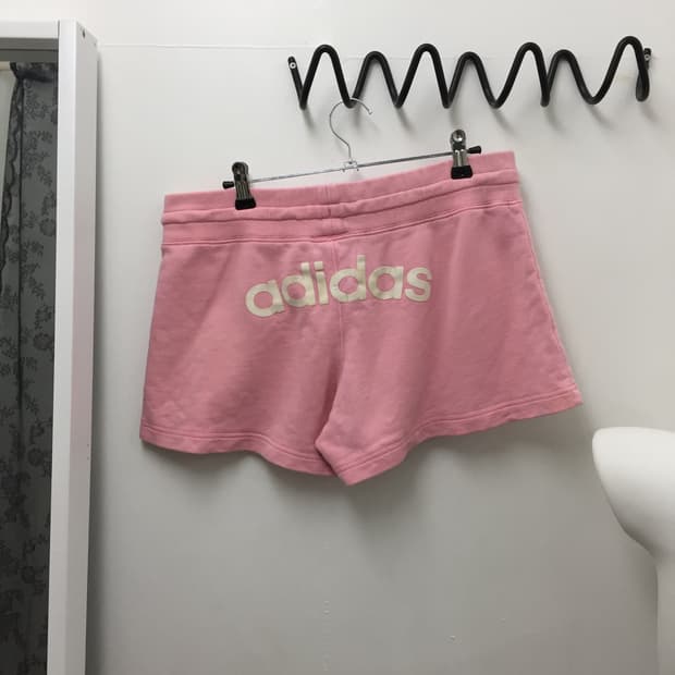 아디다스 딸기우유 숏츠