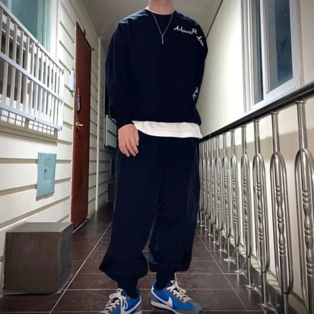 아차 더블 레터링 자수 맨투맨