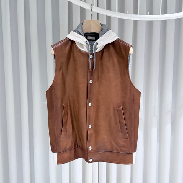 (A/L) / 브루넬로 쿠치넬리 레더 후드 조끼 베스트 브라운