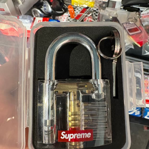 슈프림 투명락 20ss