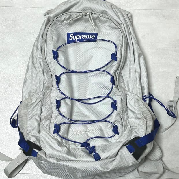 슈프림 백팩 실버 