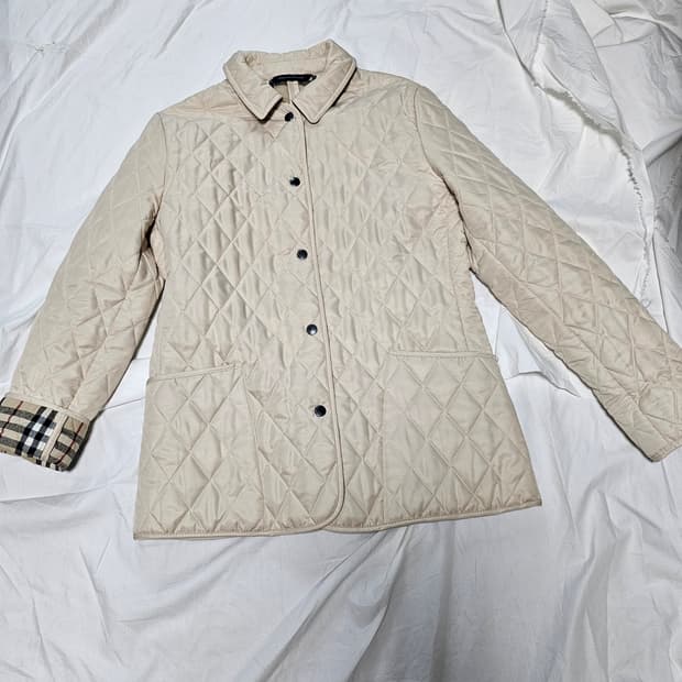 Burberry 퀼팅 자켓 아이보리
