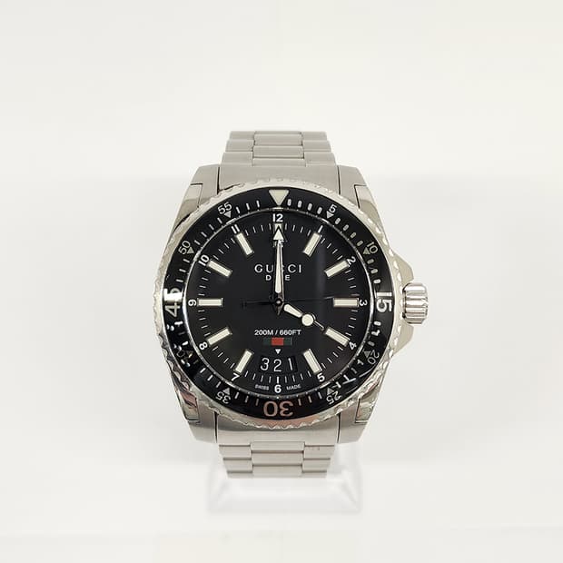 구찌 136.3 다이브 쿼츠 스틸 남성시계 40mm