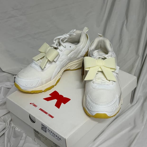 슈슈통 아식스 젤 엠화이트