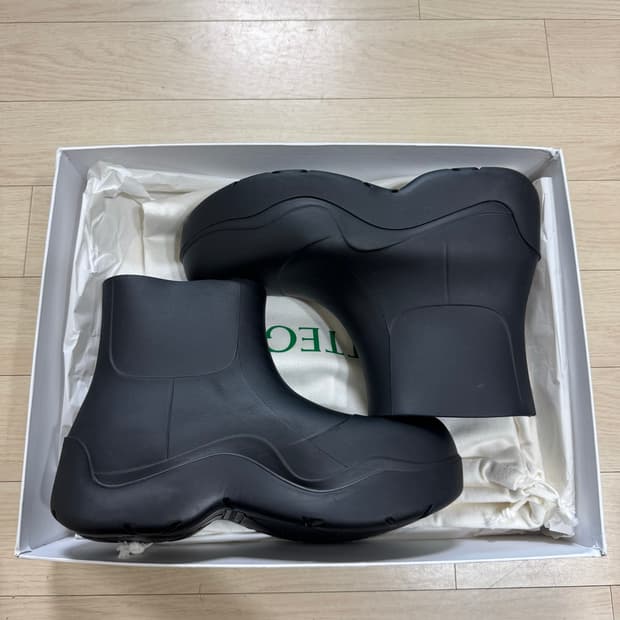 [43] 보테가베네타 퍼들 부츠 블랙