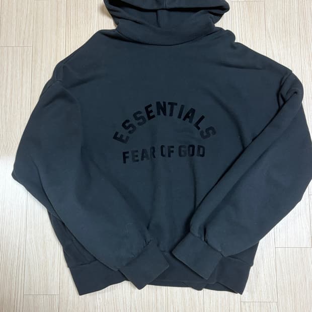 에센셜 더 블랙 컬렉션 후드 제트 블랙 look