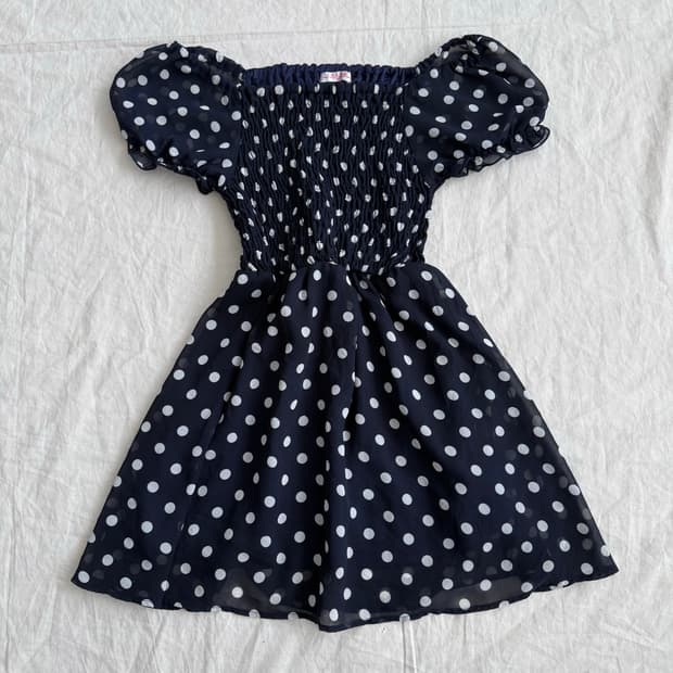 콜자 네이비 오프숄더 스모크 밴딩 러블리 반팔블라우스