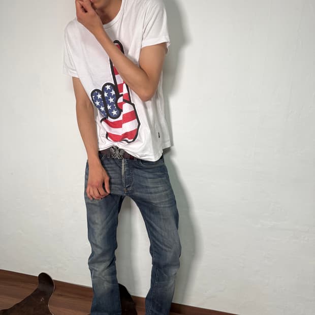 모스키노 러브 middle finger 티셔츠